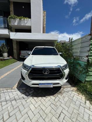 TOYOTA HILUX 2.8 D-4D TURBO DIESEL CD SRV 4X4 AUTOMÁTICO